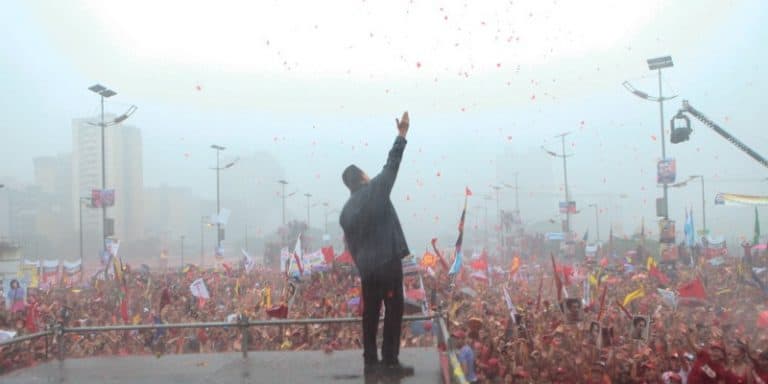 La cloaca de la política y el fascismo