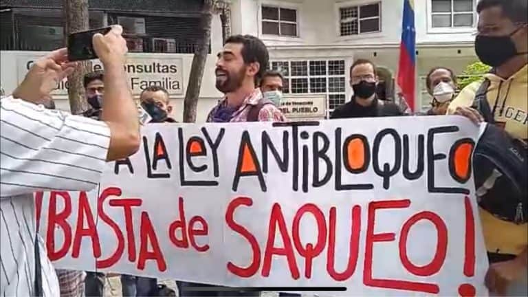 Trabajadores en contra de la Ley Antibloqueo
