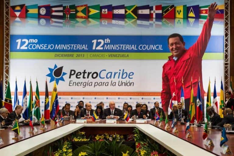 Rafael Ramírez ratificando el acuerdo de Petrocaribe en el 12mo Consejo Ministerial