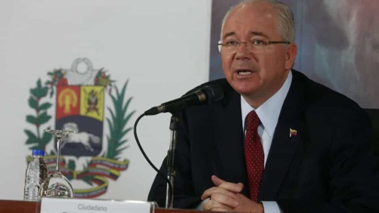 COMUNICADO<br>RAFAEL RAMÍREZ<br>A LA OPINIÓN PÚBLICA Y AL PUEBLO DE VENEZUELA